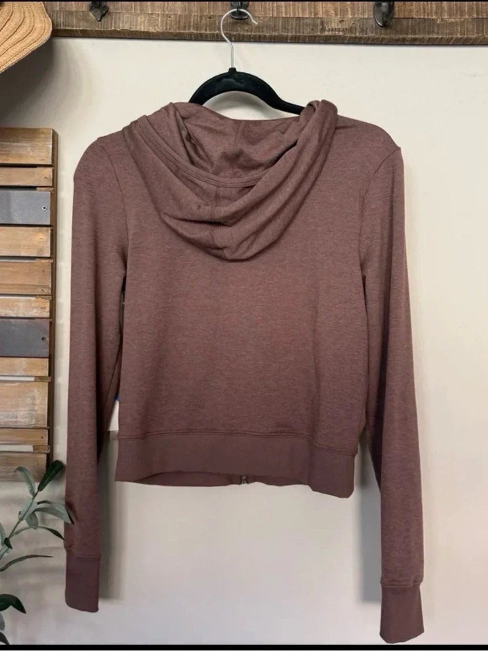 Vuori Halo Mini Full Zip Hoodie in Chocolate Milk Heather size Small